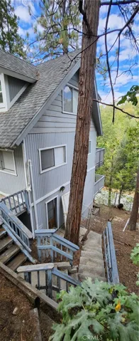 Right Side Exterior With Fenced Yard