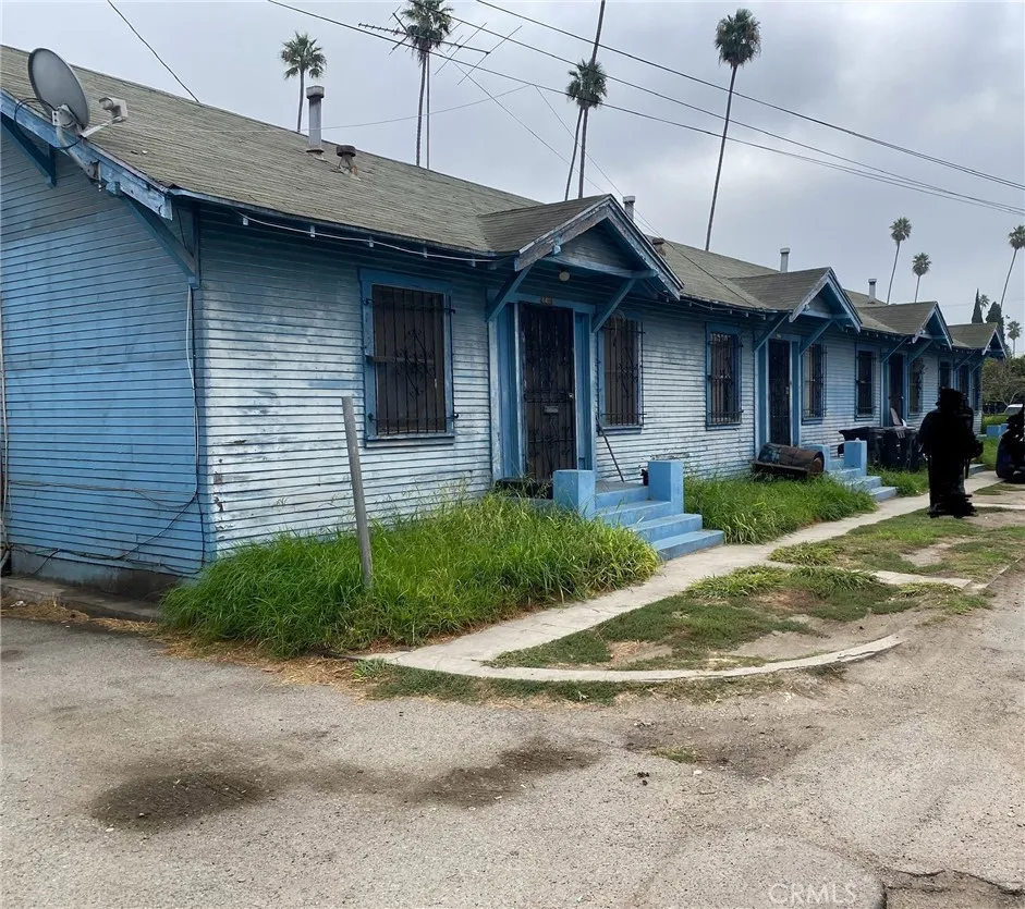447 W 67th, Los Angeles, California 90003 home-pic-1