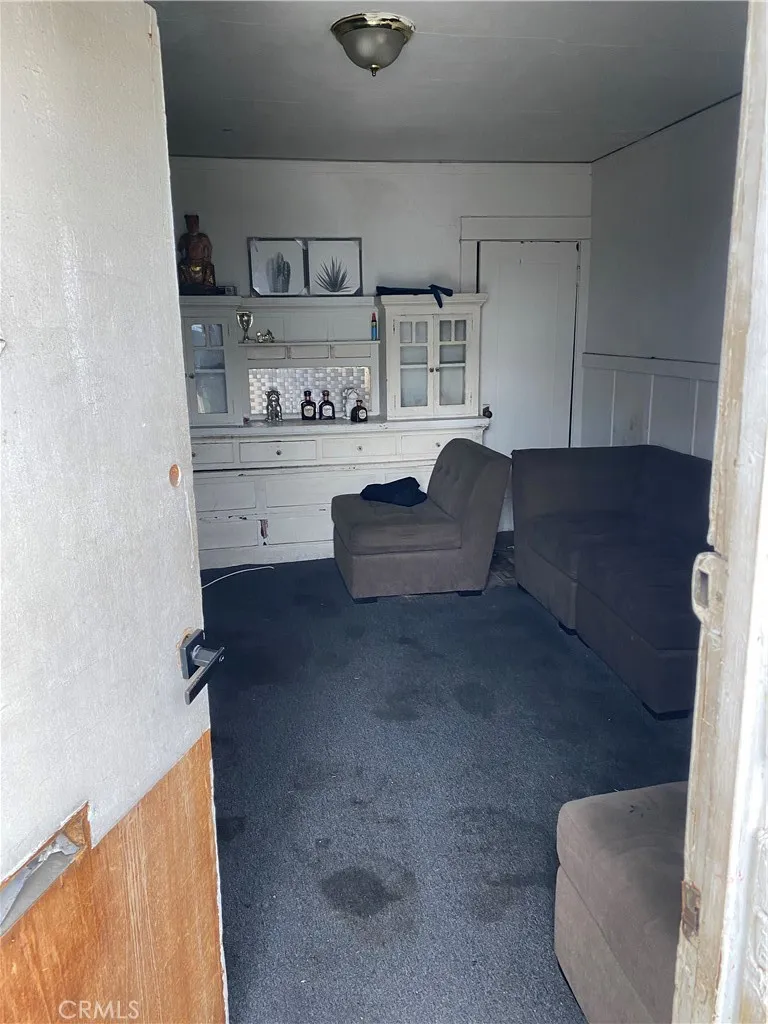 447 W 67th, Los Angeles, California 90003 home-pic-3