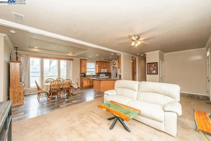 21679 Squaw Grass Trail, Redding, California 96003