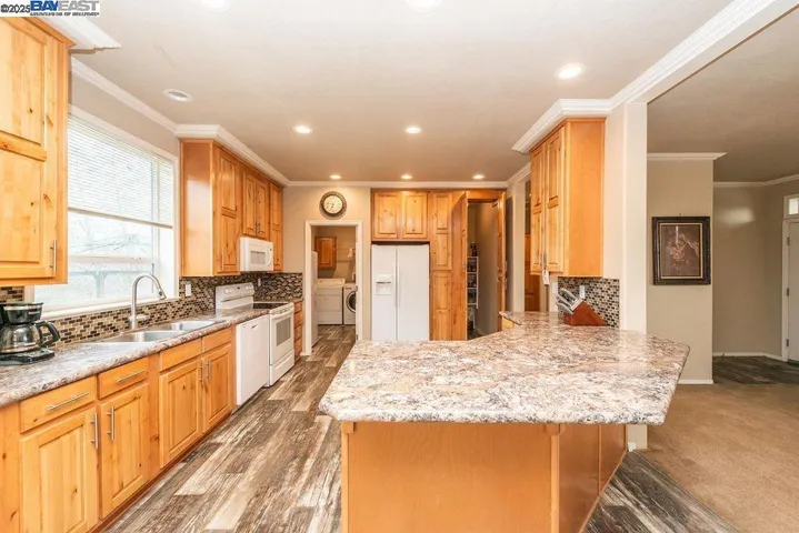21679 Squaw Grass Trail, Redding, California 96003
