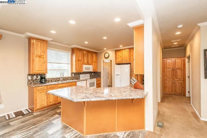21679 Squaw Grass Trail, Redding, California 96003