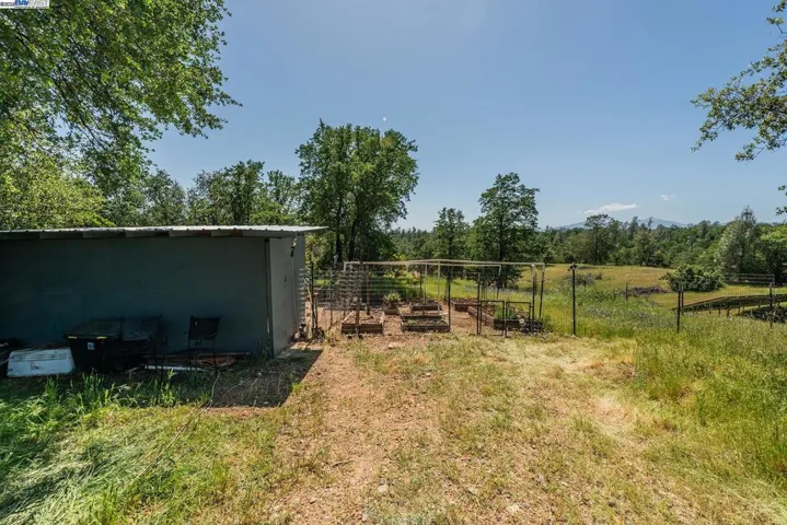 21679 Squaw Grass Trail, Redding, California 96003