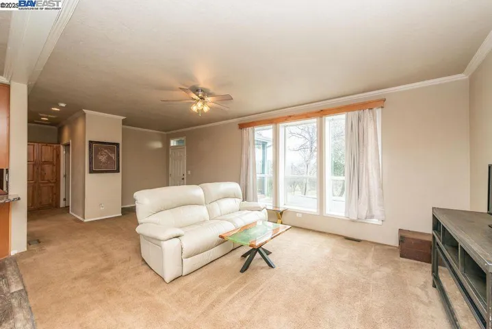 21679 Squaw Grass Trail, Redding, California 96003