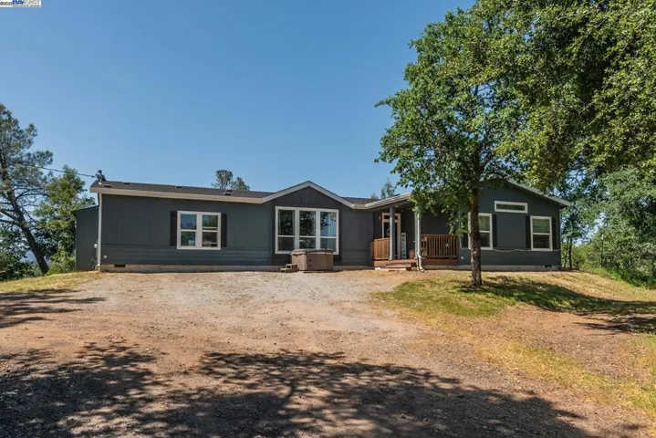 21679 Squaw Grass Trail, Redding, California 96003