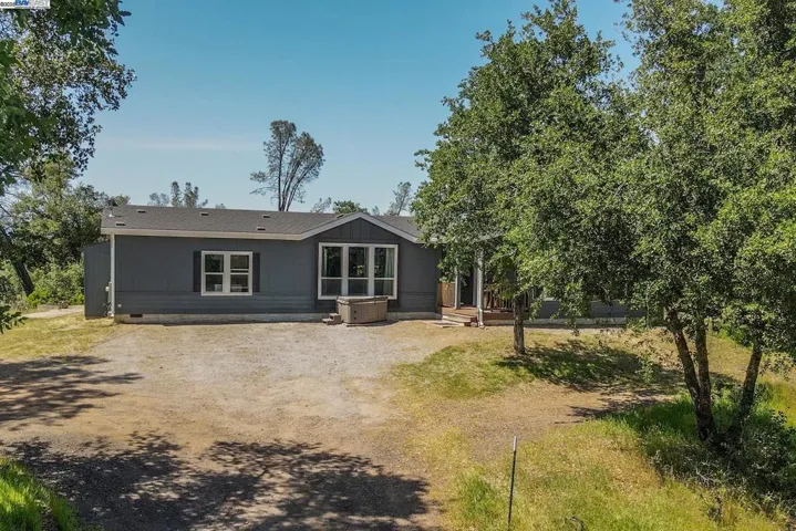21679 Squaw Grass Trail, Redding, California 96003