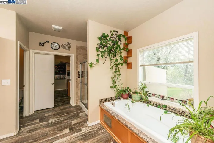 21679 Squaw Grass Trail, Redding, California 96003
