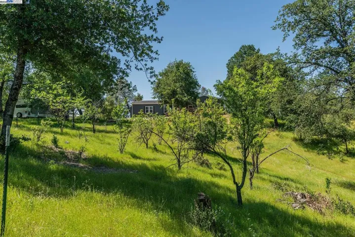 21679 Squaw Grass Trail, Redding, California 96003