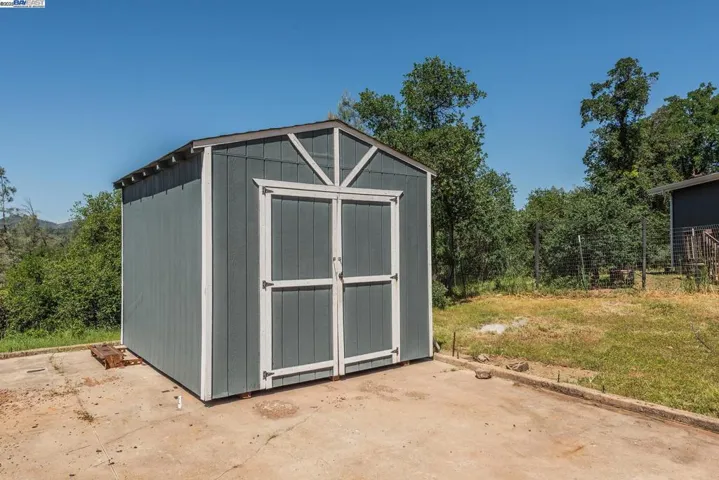 21679 Squaw Grass Trail, Redding, California 96003