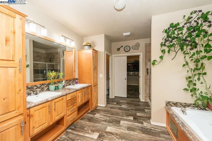21679 Squaw Grass Trail, Redding, California 96003