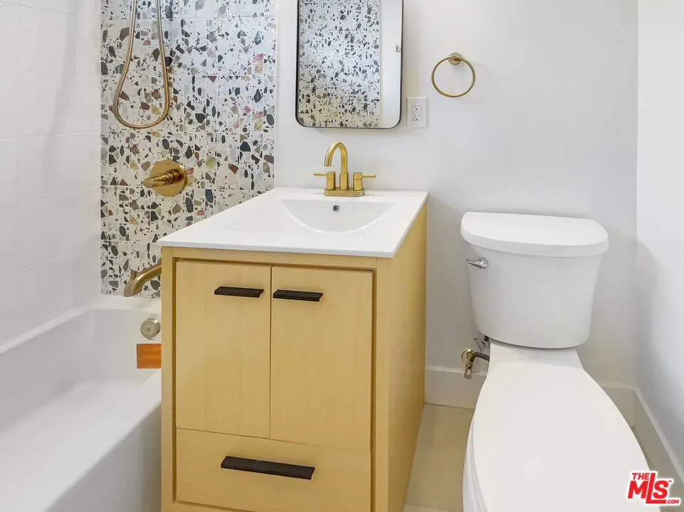 2909 10th Street 4, Santa Monica, California 90405 home-pic-6