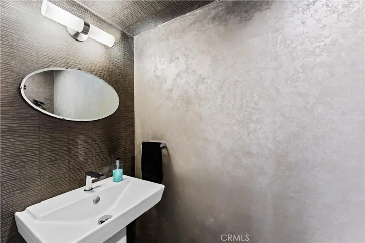 Bathroom downstairs