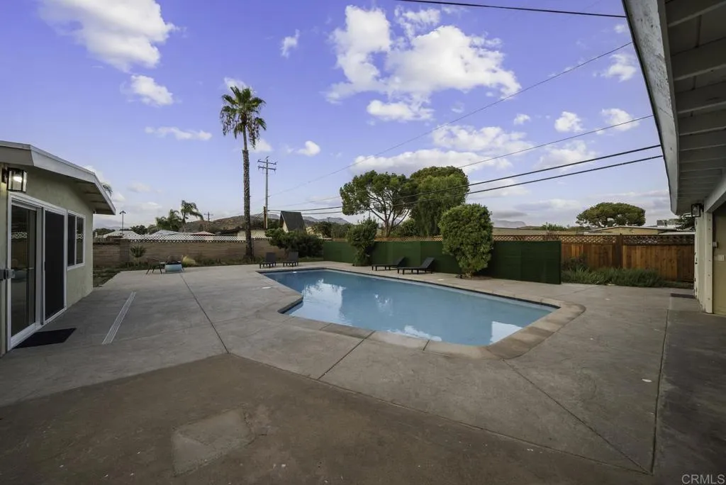 9903 Lindo Lake Place, Lakeside, California 92040 home-pic-40