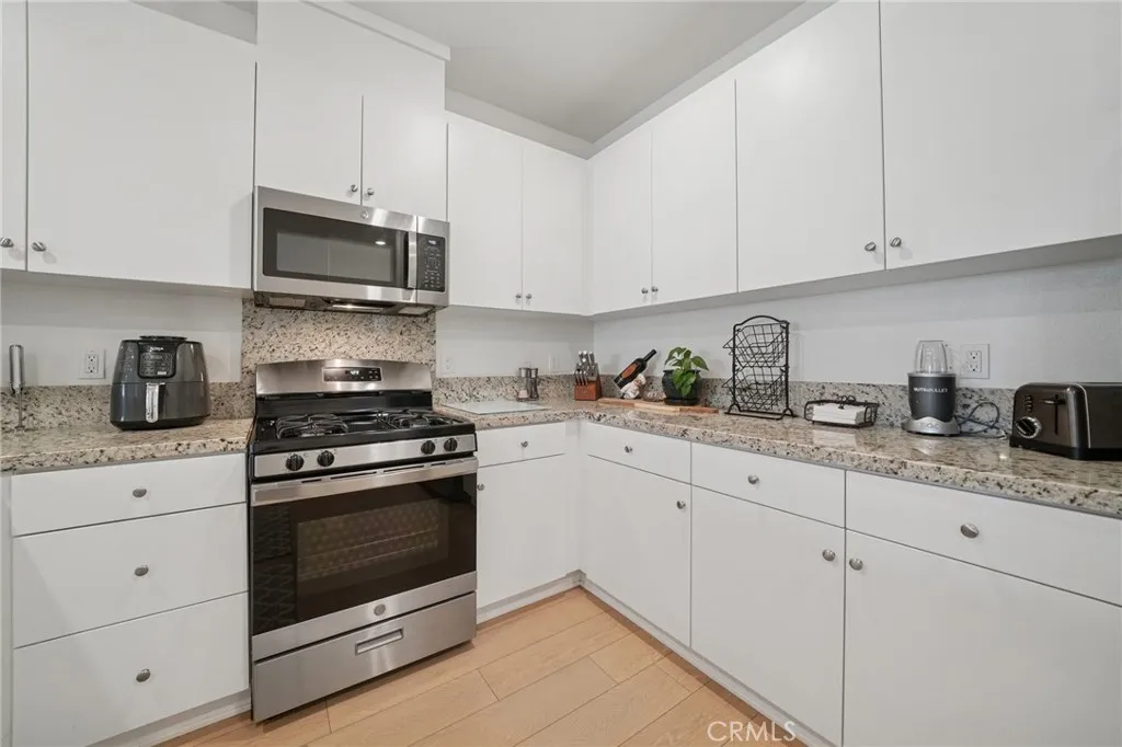 15952 Lasselle Street 1, Moreno Valley, California 92551 home-pic-9