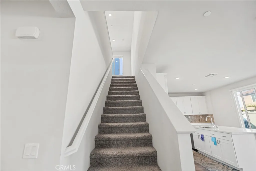 7024 7024 Crest, Riverside, California 92503 home-pic-29