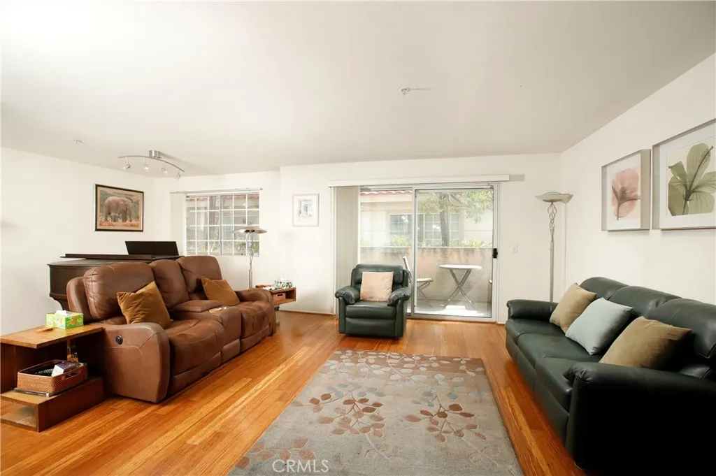 510 N Shelton Street 2, Burbank, California 91506 home-pic-1