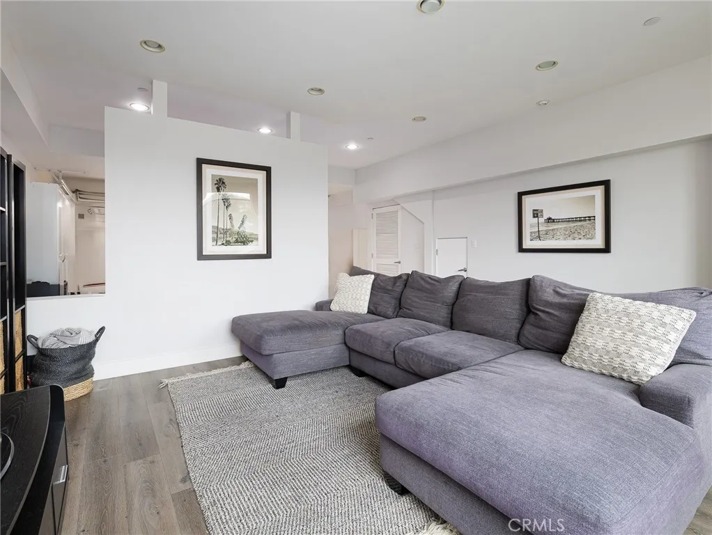 1225 E Grand Avenue B, El Segundo, California 90245 home-pic-11