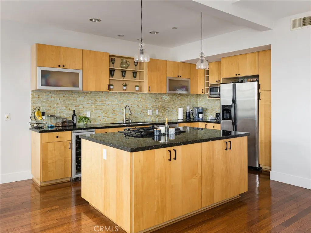 1225 E Grand Avenue B, El Segundo, California 90245 home-pic-3