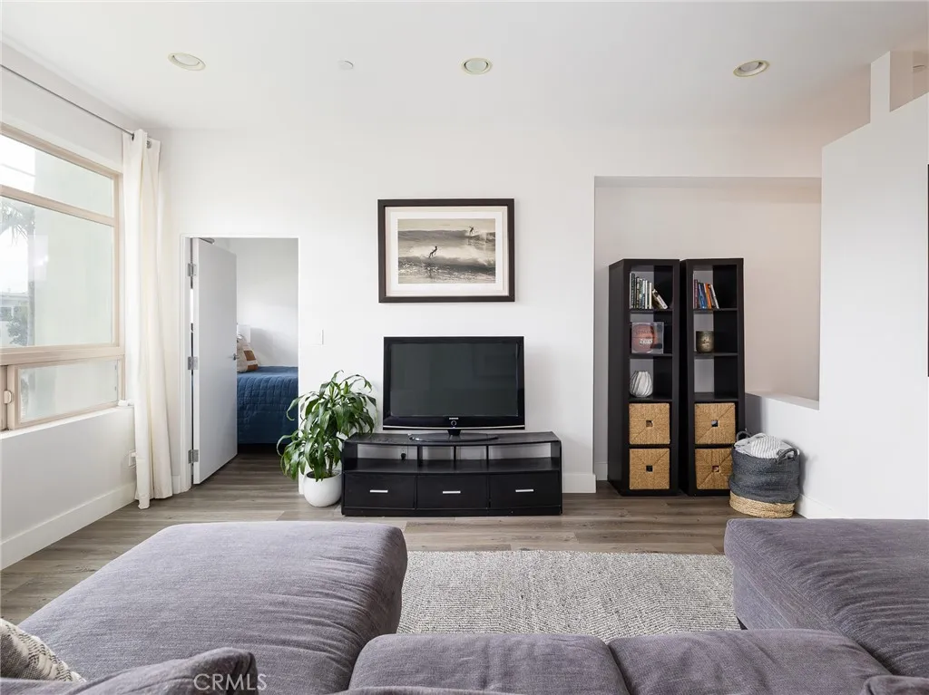 1225 E Grand Avenue B, El Segundo, California 90245 home-pic-12