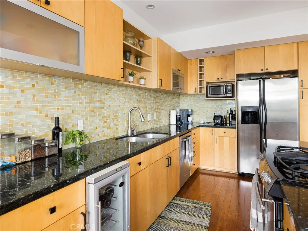 1225 E Grand Avenue B, El Segundo, California 90245 home-pic-4