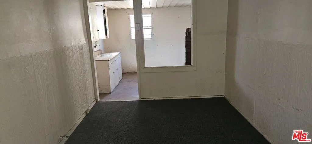 2000 W 68th Street, Los Angeles, California 90047 home-pic-55