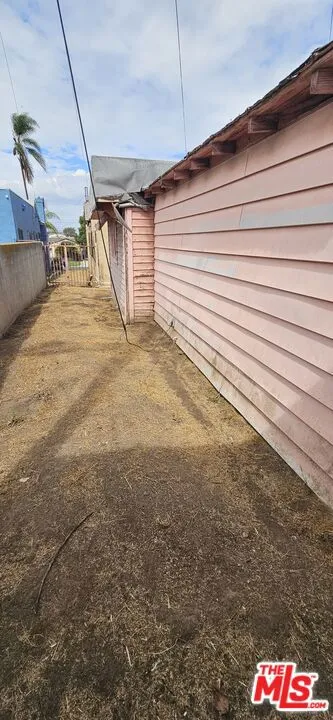 2000 W 68th Street, Los Angeles, California 90047 home-pic-47