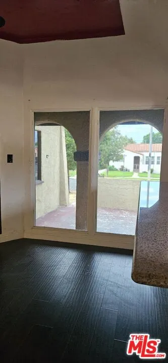 2000 W 68th Street, Los Angeles, California 90047 home-pic-11