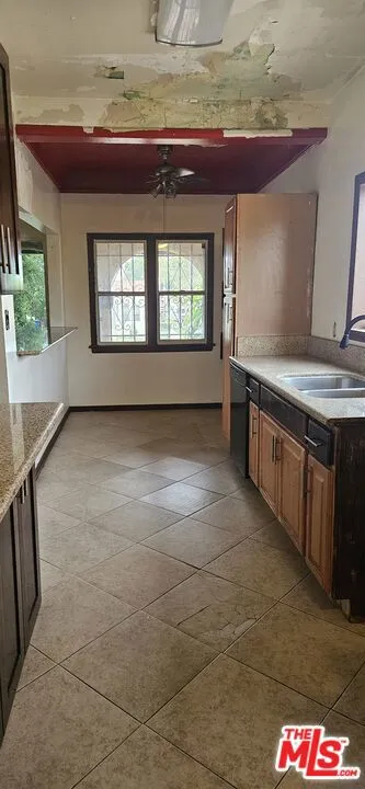 2000 W 68th Street, Los Angeles, California 90047 home-pic-15