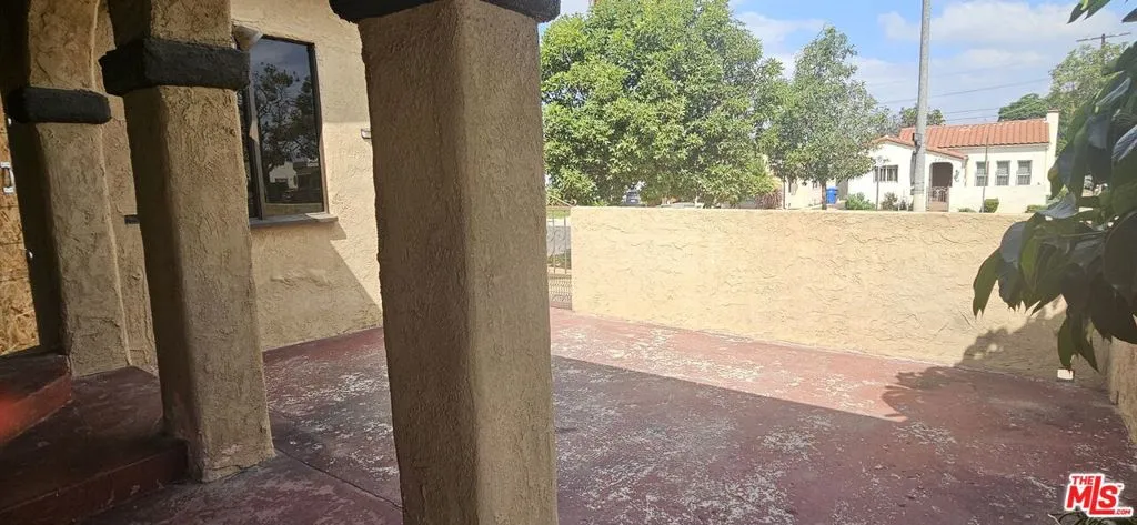 2000 W 68th Street, Los Angeles, California 90047 home-pic-62