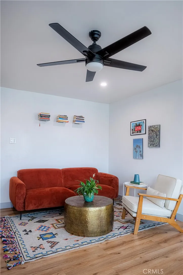 1187 E 3rd 209, Long Beach, California 90802 home-pic-2