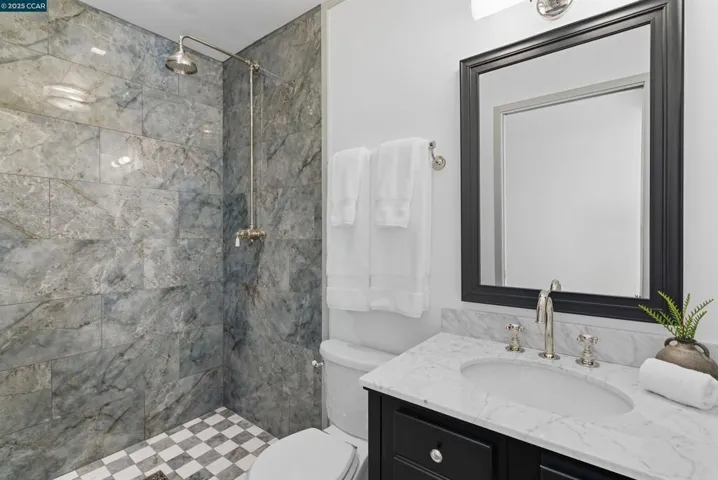 47 Charles Hill Cir, Orinda, California 94563