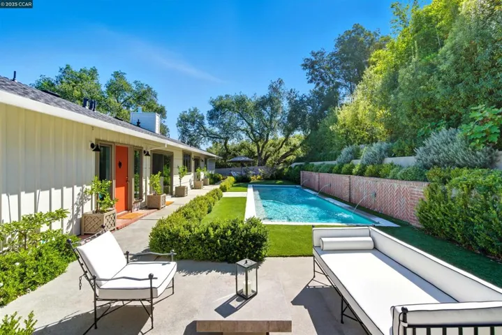 47 Charles Hill Cir, Orinda, California 94563