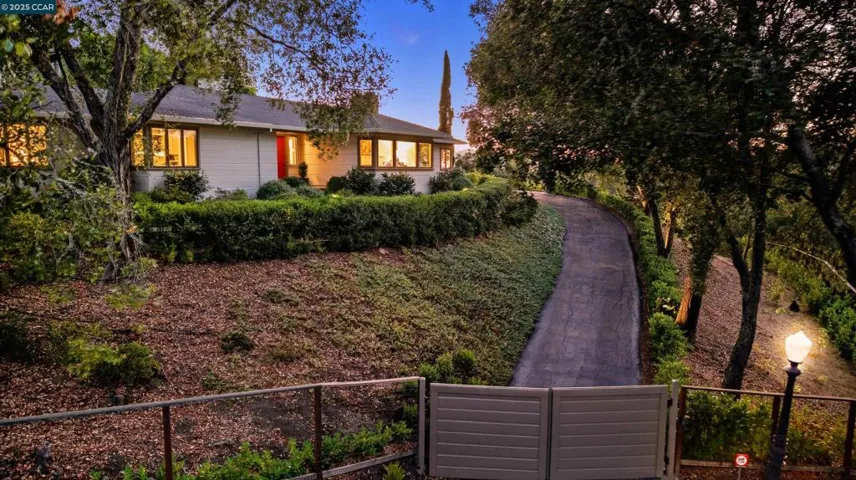 47 Charles Hill Cir, Orinda, California 94563