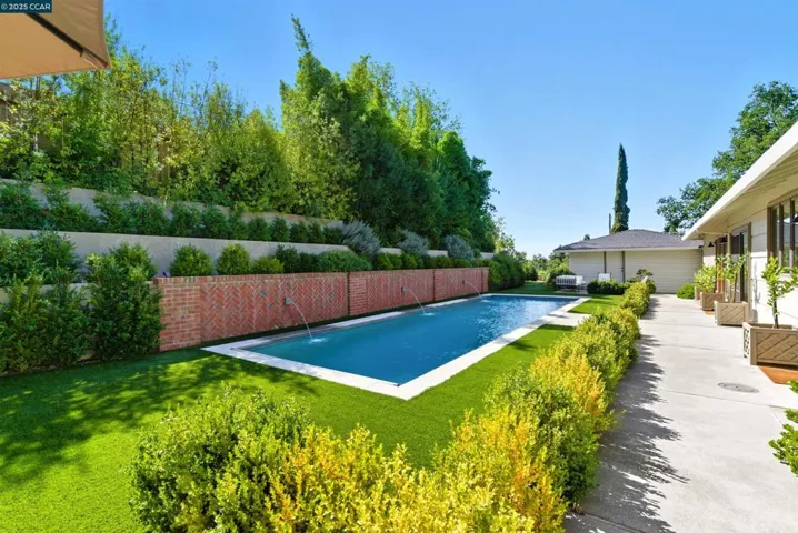 47 Charles Hill Cir, Orinda, California 94563