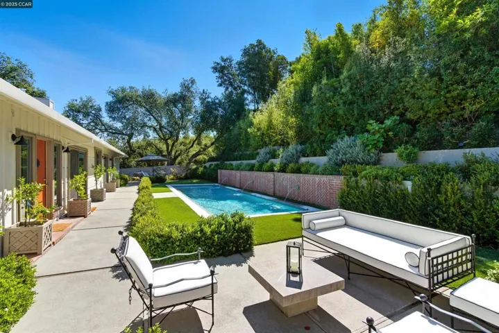 47 Charles Hill Cir, Orinda, California 94563