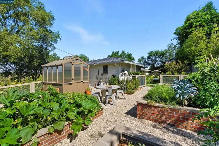 47 Charles Hill Cir, Orinda, California 94563
