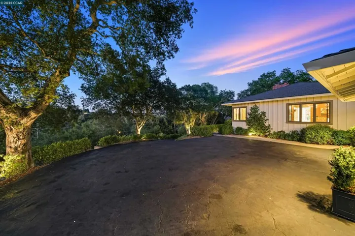 47 Charles Hill Cir, Orinda, California 94563