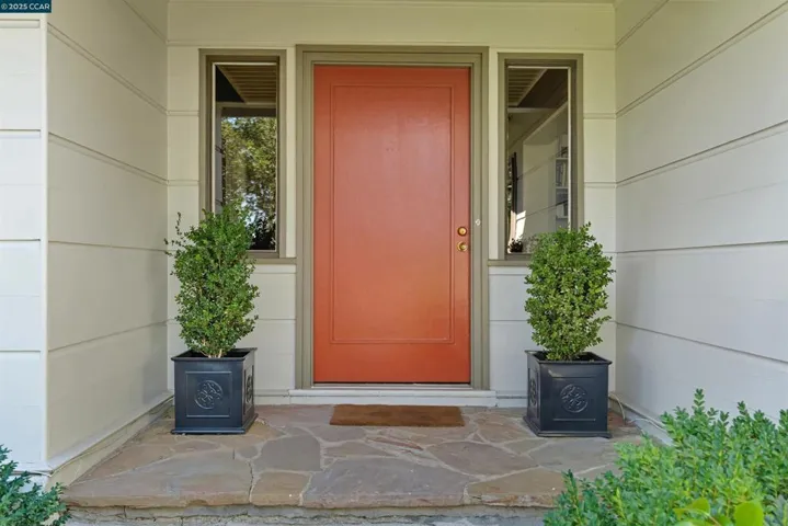 47 Charles Hill Cir, Orinda, California 94563
