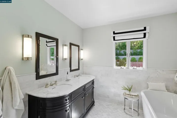 47 Charles Hill Cir, Orinda, California 94563