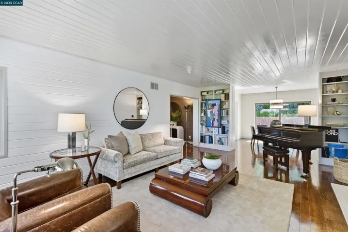 47 Charles Hill Cir, Orinda, California 94563