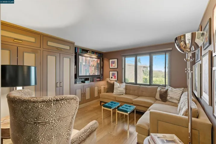 47 Charles Hill Cir, Orinda, California 94563