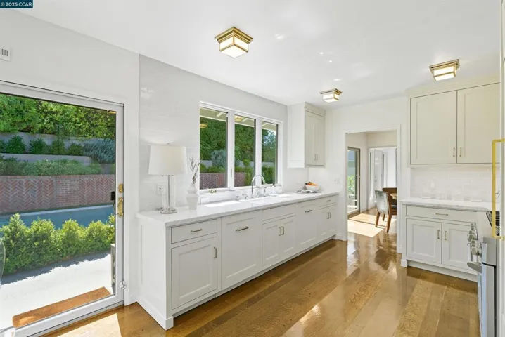 47 Charles Hill Cir, Orinda, California 94563