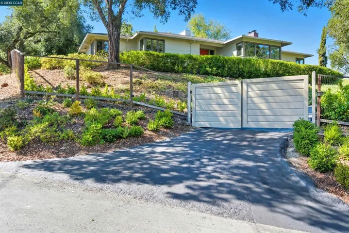 47 Charles Hill Cir, Orinda, California 94563