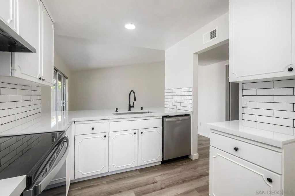 , Escondido, California 92026 home-pic-1