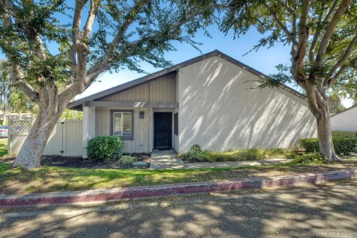 242 Eveningside Gln, Escondido, California 92026