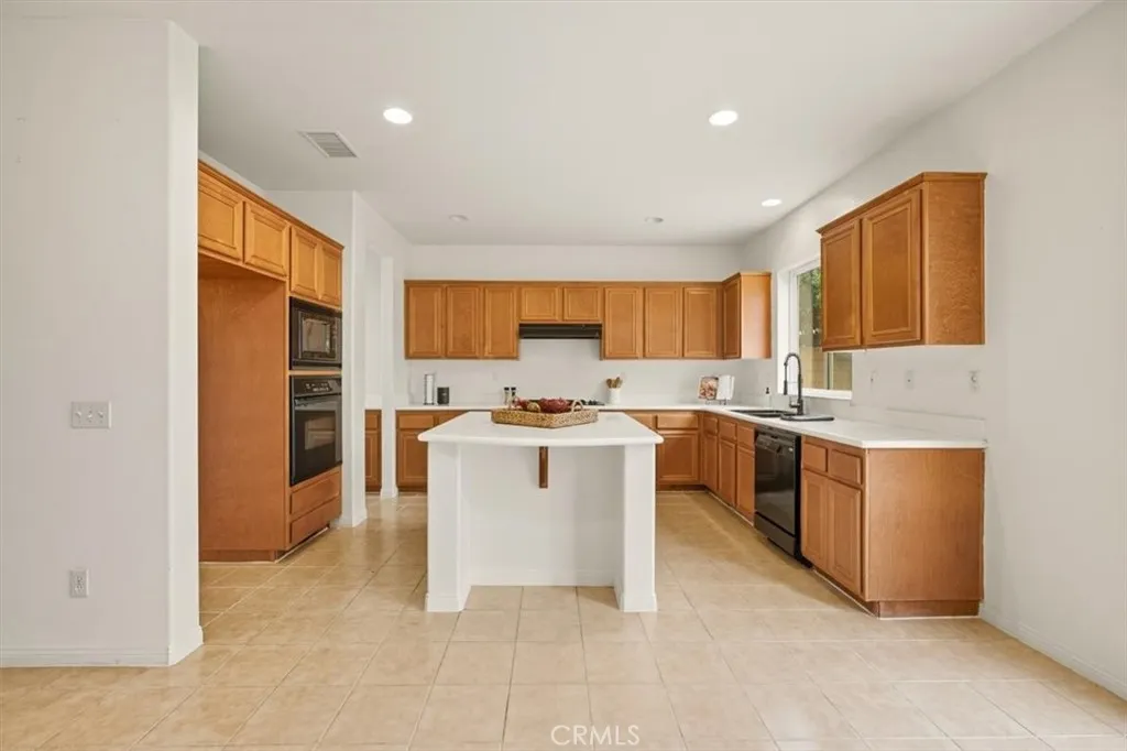 32670 Toleworth, Menifee, California 92584 home-pic-17