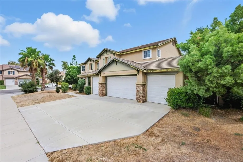 32670 Toleworth, Menifee, California 92584 home-pic-3