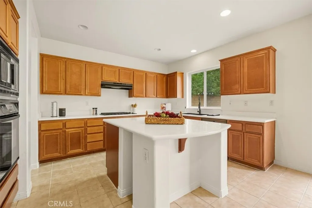 32670 Toleworth, Menifee, California 92584 home-pic-18