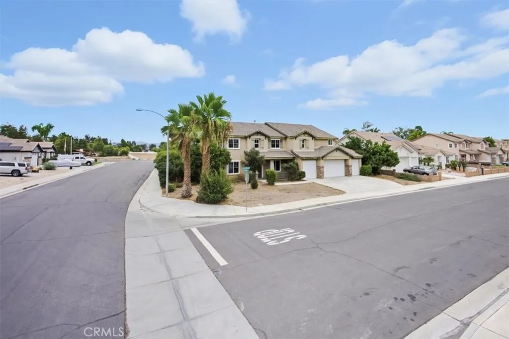 32670 Toleworth, Menifee, California 92584 home-pic-0
