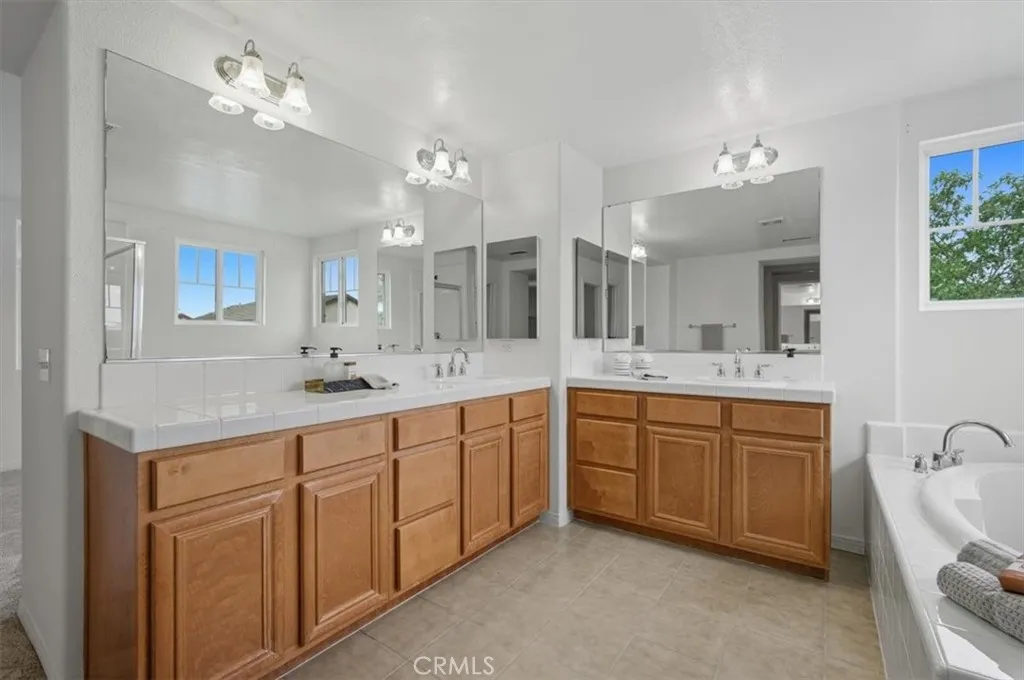 32670 Toleworth, Menifee, California 92584 home-pic-38